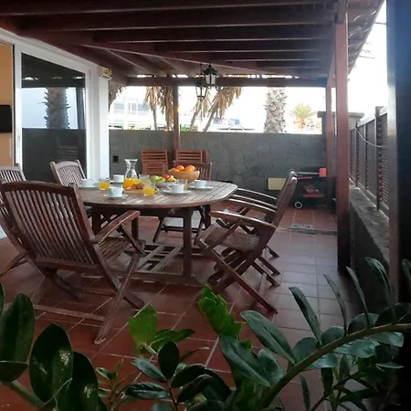 La Casa De La Playa Villa Puerto del Carmen (Lanzarote)